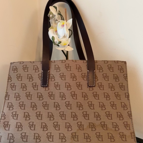 Dooney & Bourke Tan Monogram Tote With Brown Straps and Gold Hardware - Picture 5 of 8